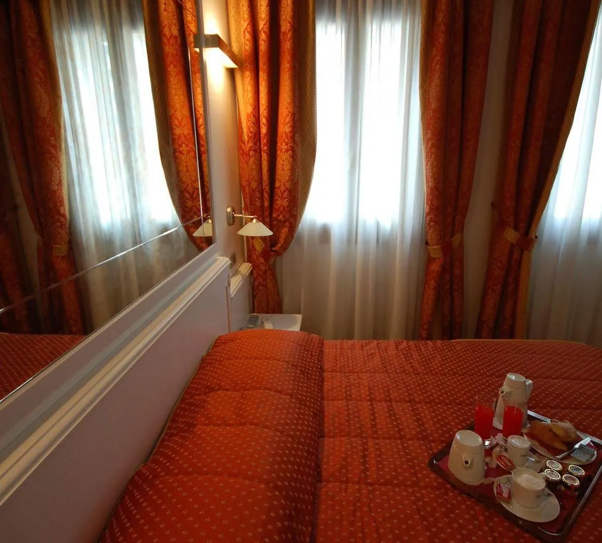 Casanova Fourrooms Veneza 0*,